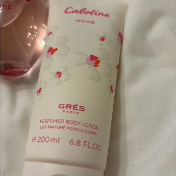 Cabotine Rose Perfume & Body Lotion Set - Pink - Picture 3 of 3